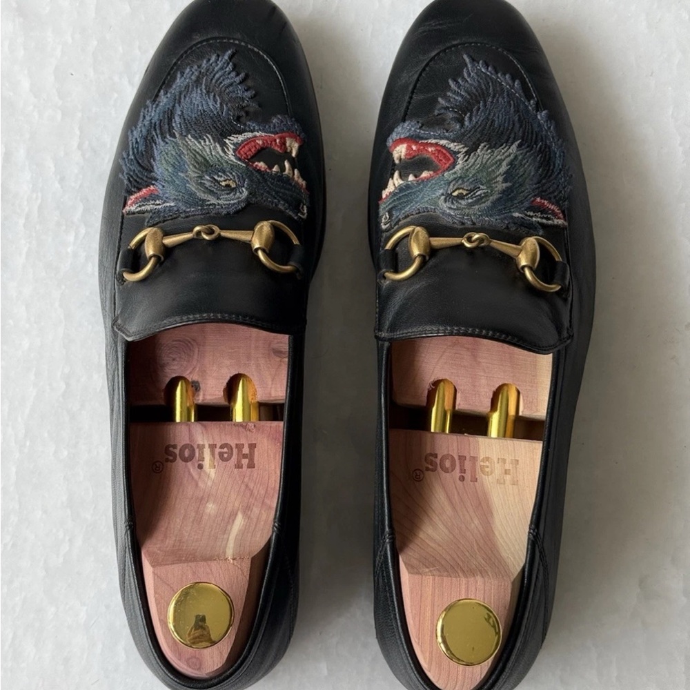 Gucci Black Leather Loafers with Embroidered Wolf Design